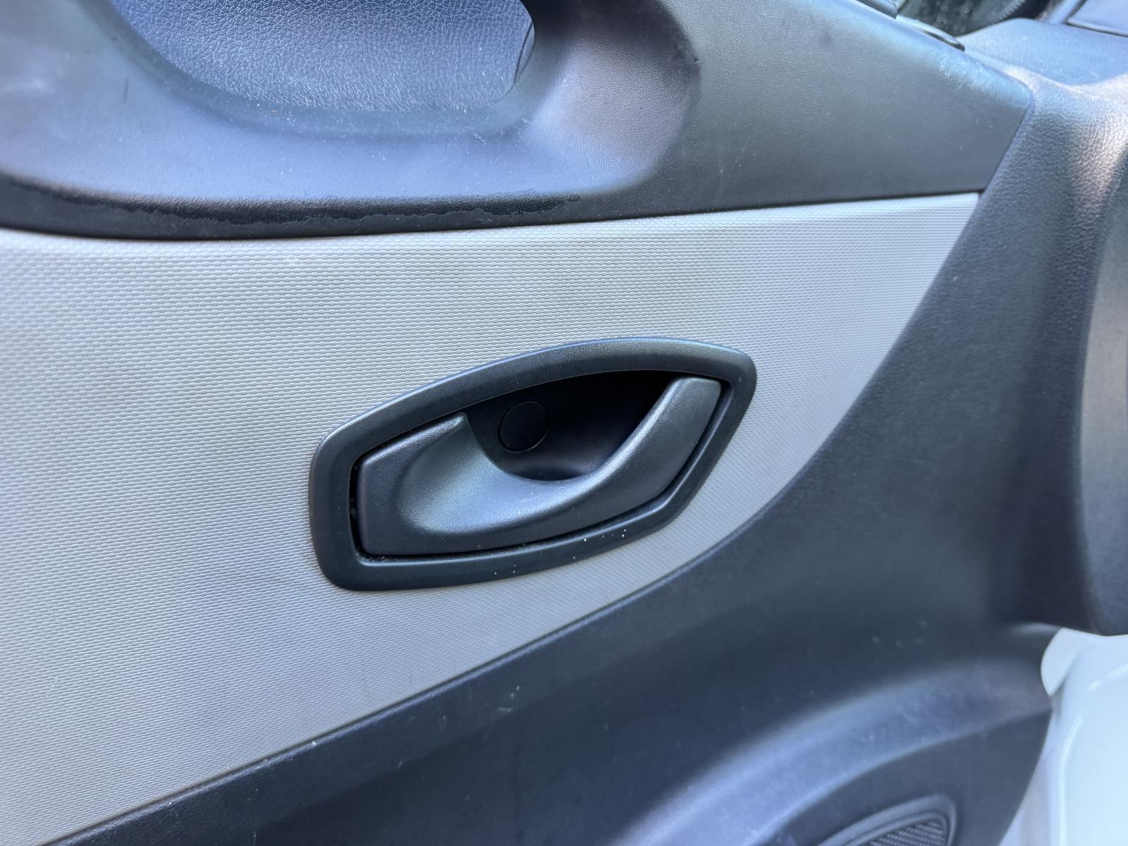 View Auto part Door Handle RENAULT TRAFIC 2016