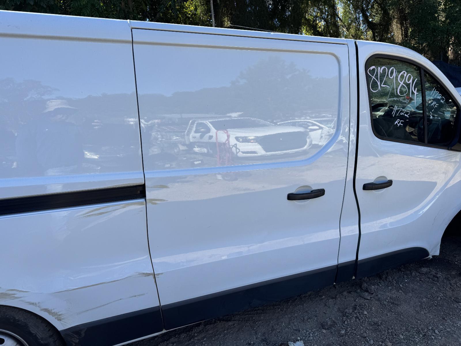 View Auto part RIGHT_REAR_DOOR_SLIDING RENAULT TRAFIC 2016