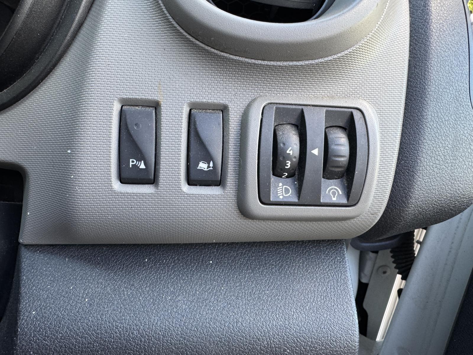 View Auto part Misc Switch/Relay RENAULT TRAFIC 2016