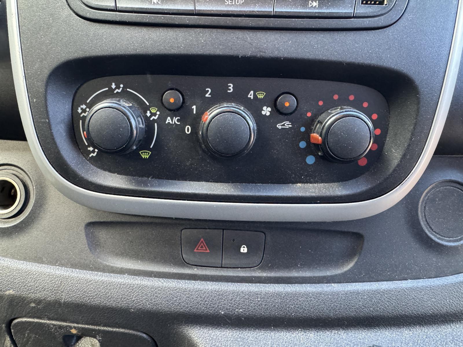 View Auto part Heater/Ac Controls RENAULT TRAFIC 2016