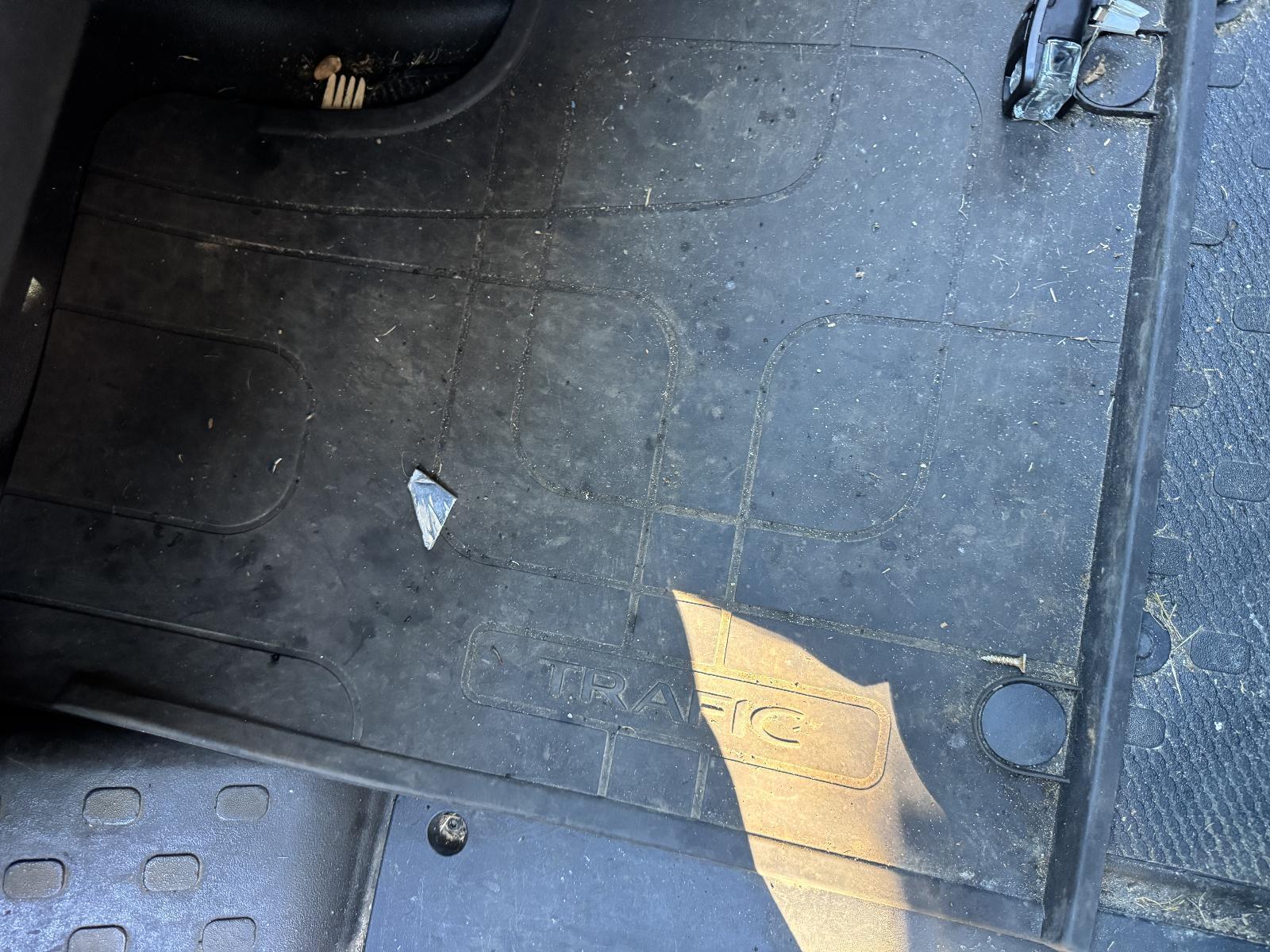 View Auto part Floor Mats RENAULT TRAFIC 2016