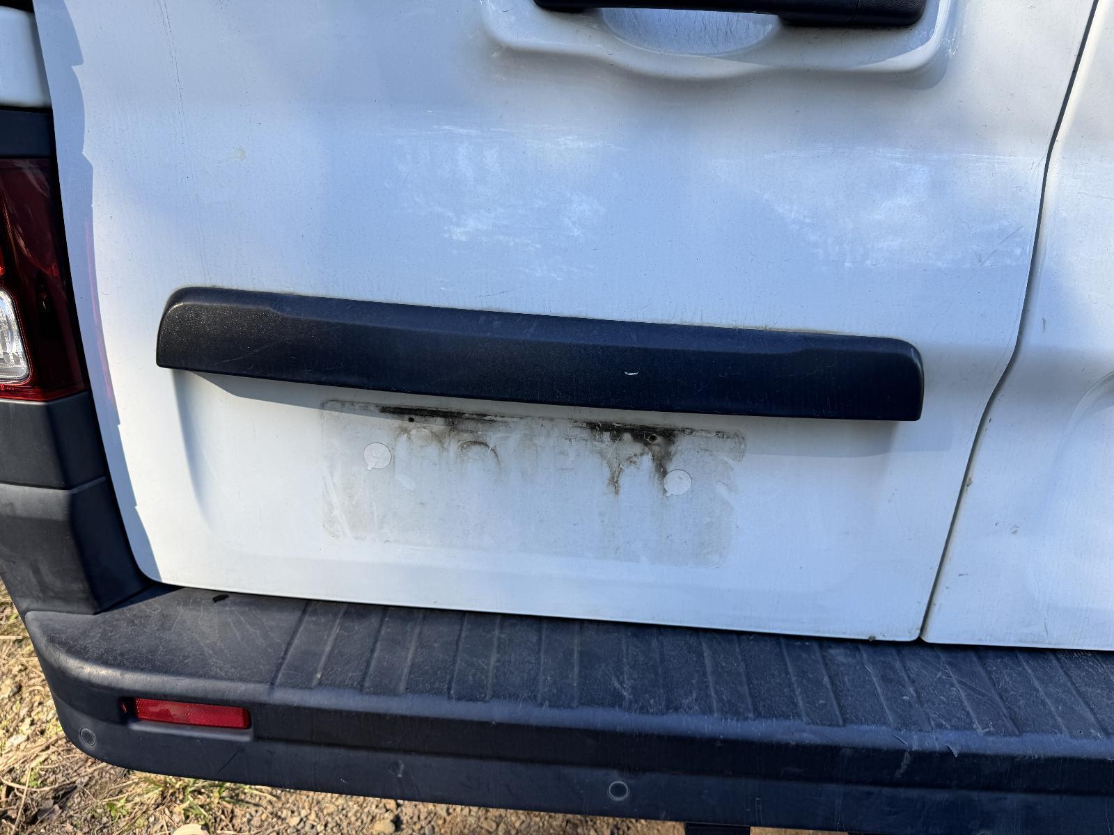 View Auto part Rear Garnish RENAULT TRAFIC 2016