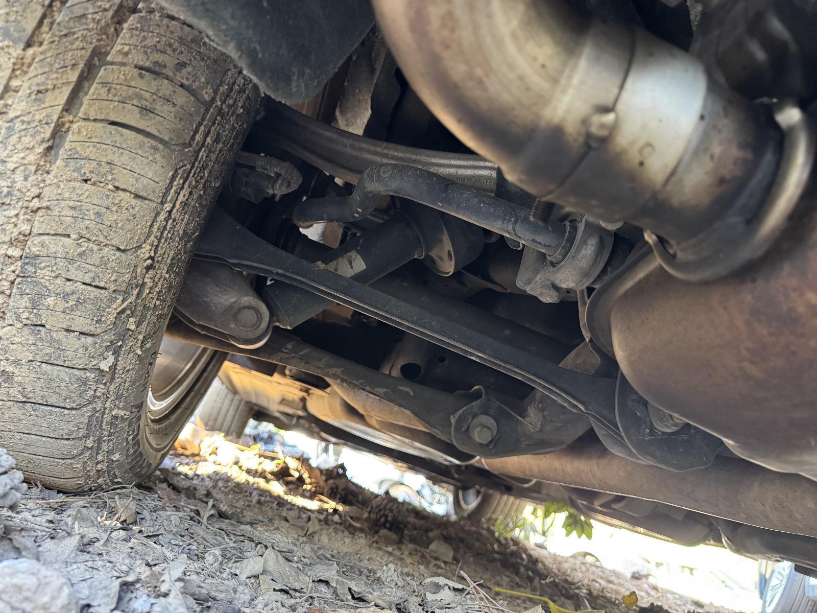 View Auto part Left Driveshaft VOLKSWAGEN TOUAREG 2011