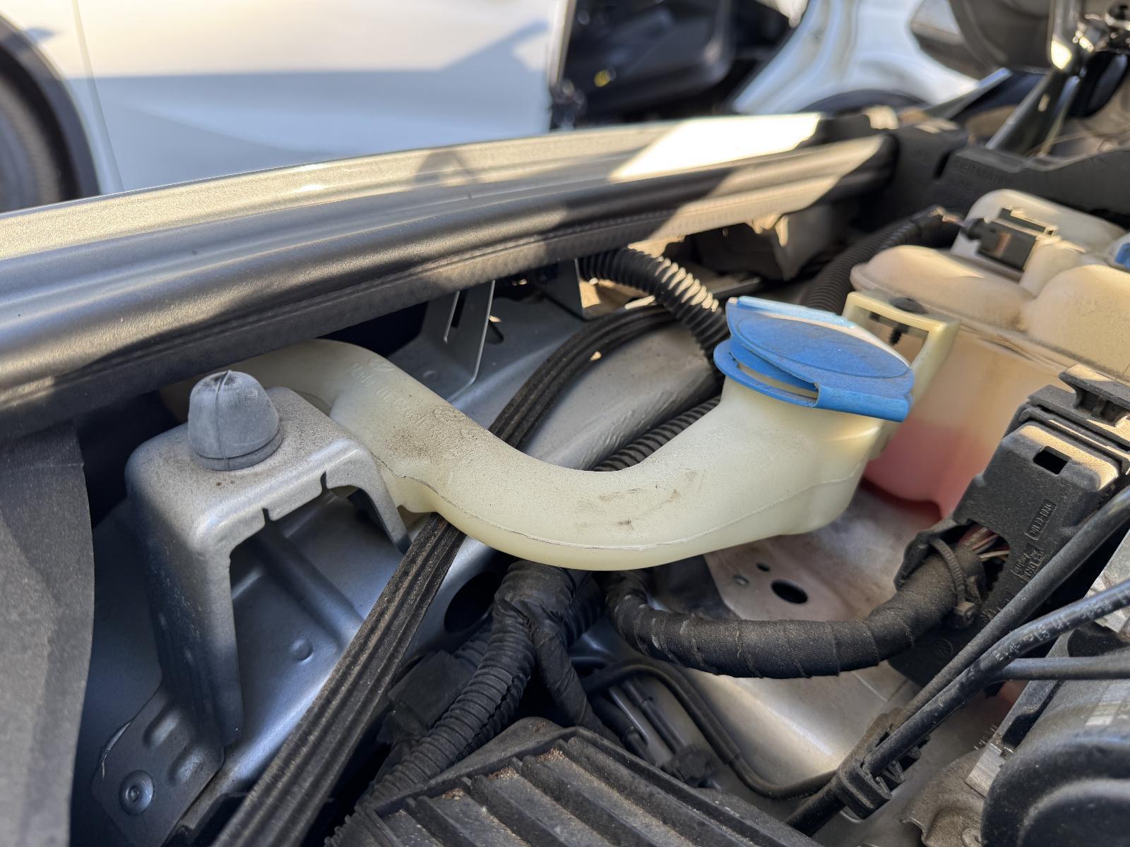 View Auto part Washer Bottle VOLKSWAGEN TOUAREG 2011
