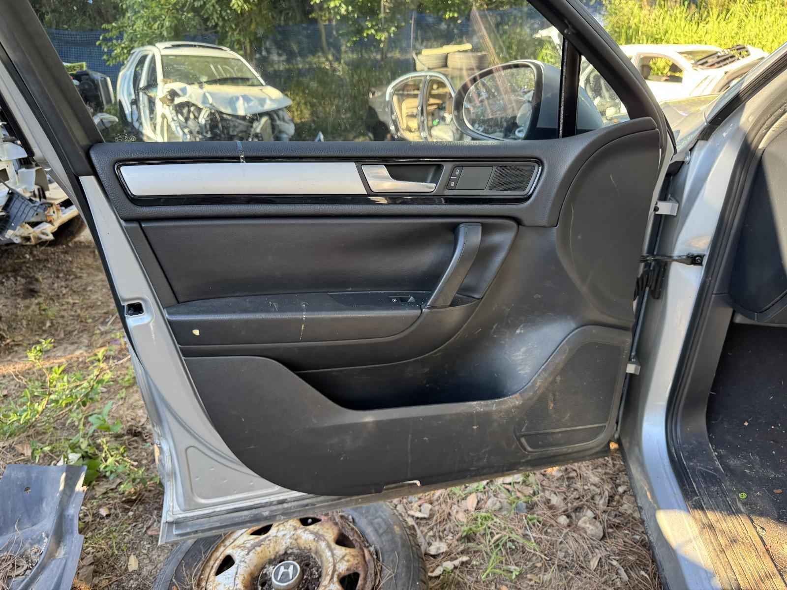 View Auto part Door Trim VOLKSWAGEN TOUAREG 2011
