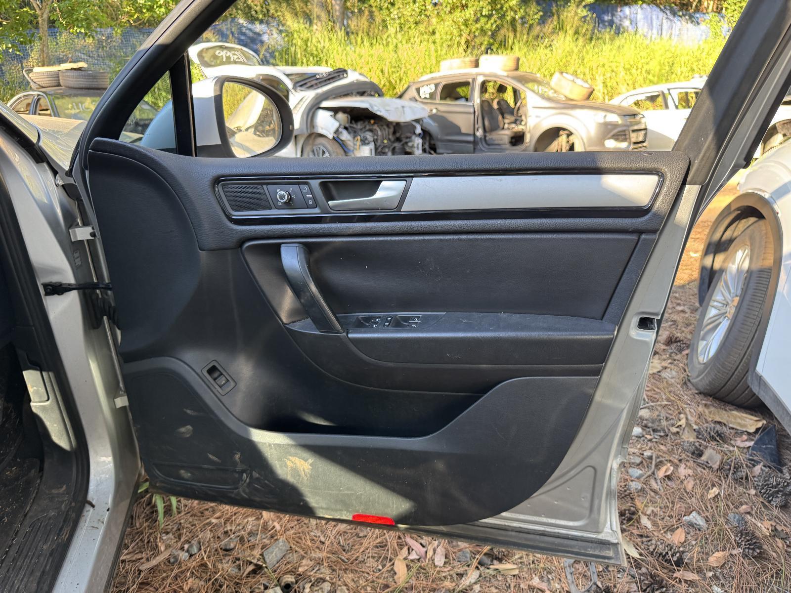 View Auto part Door Trim VOLKSWAGEN TOUAREG 2011