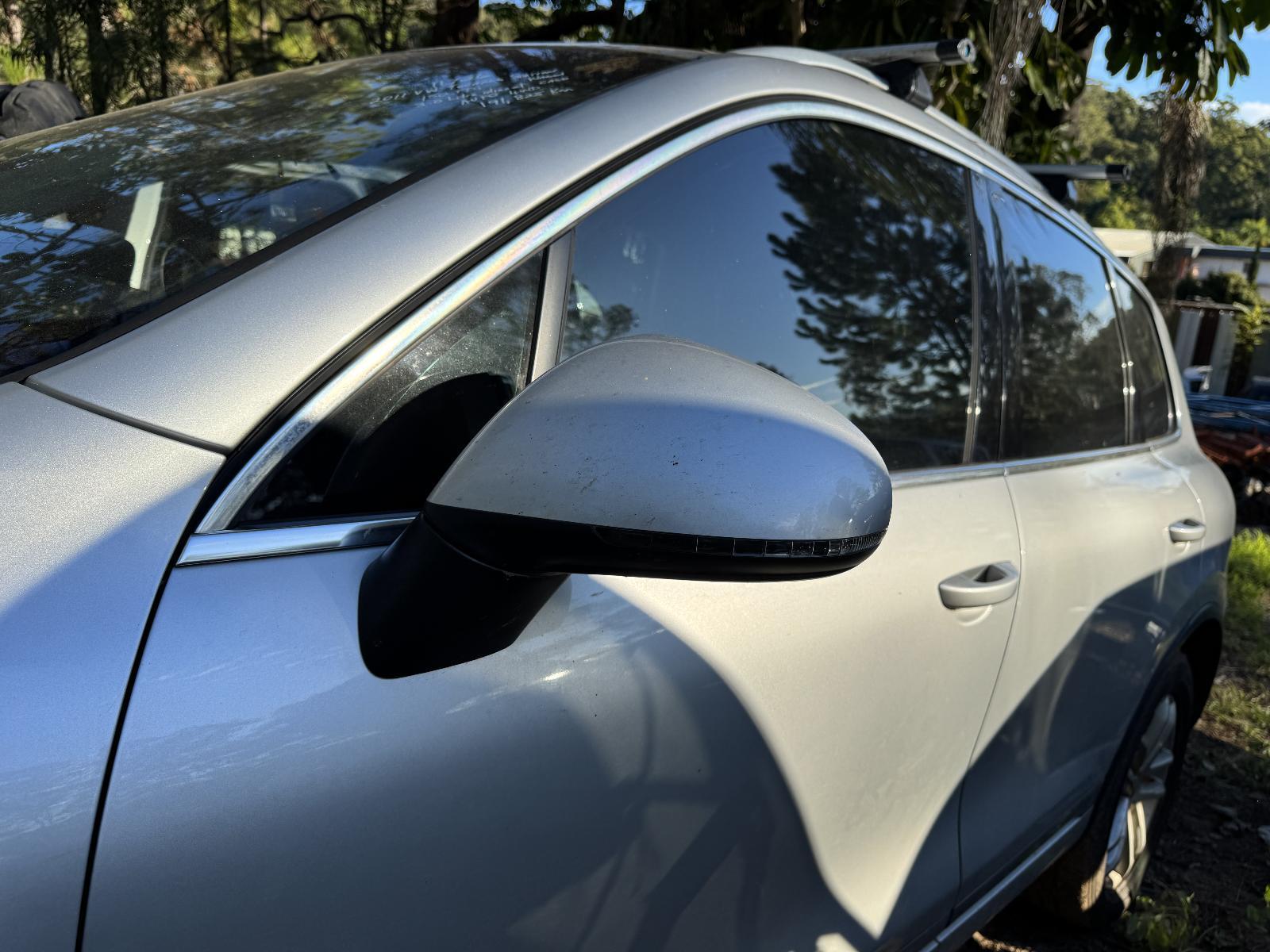 View Auto part Left Door Mirror VOLKSWAGEN TOUAREG 2011