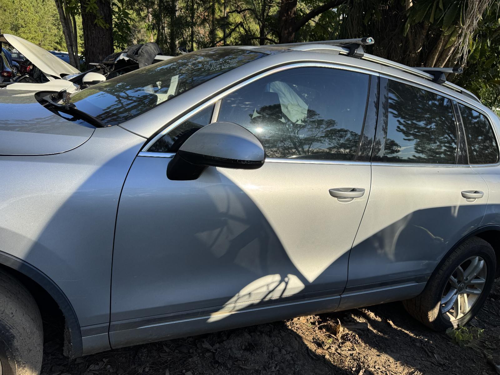 View Auto part Left Front Door VOLKSWAGEN TOUAREG 2011