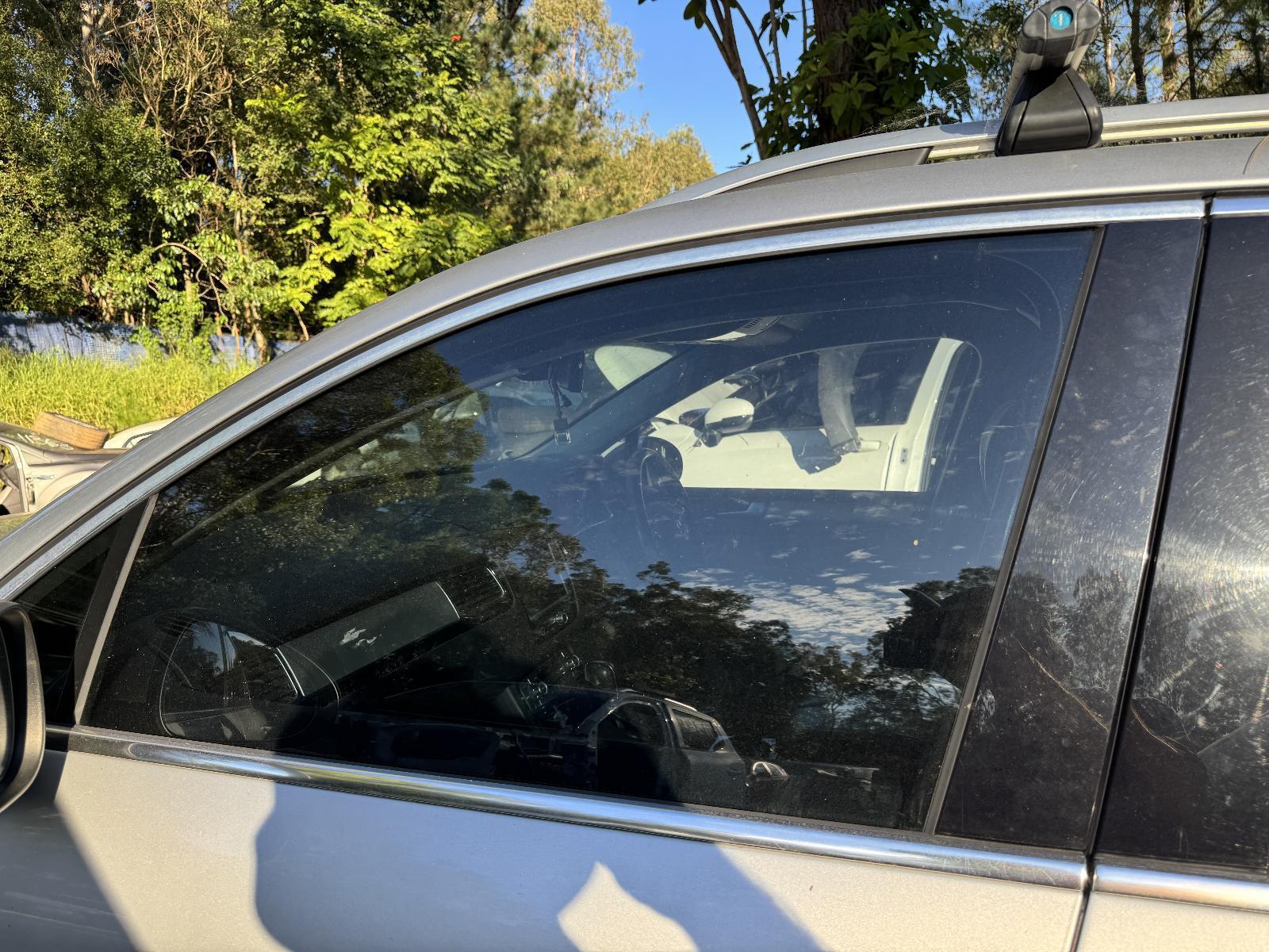 View Auto part Left Front Door Window VOLKSWAGEN TOUAREG 2011