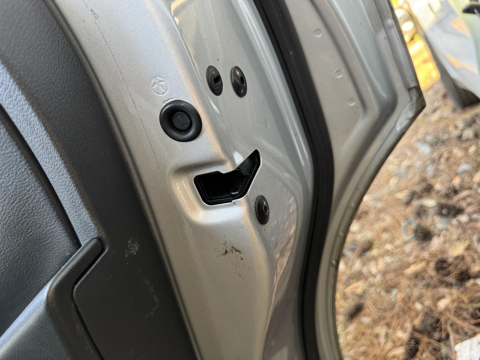 View Auto part Door/Boot/Gate Lock VOLKSWAGEN TOUAREG 2011