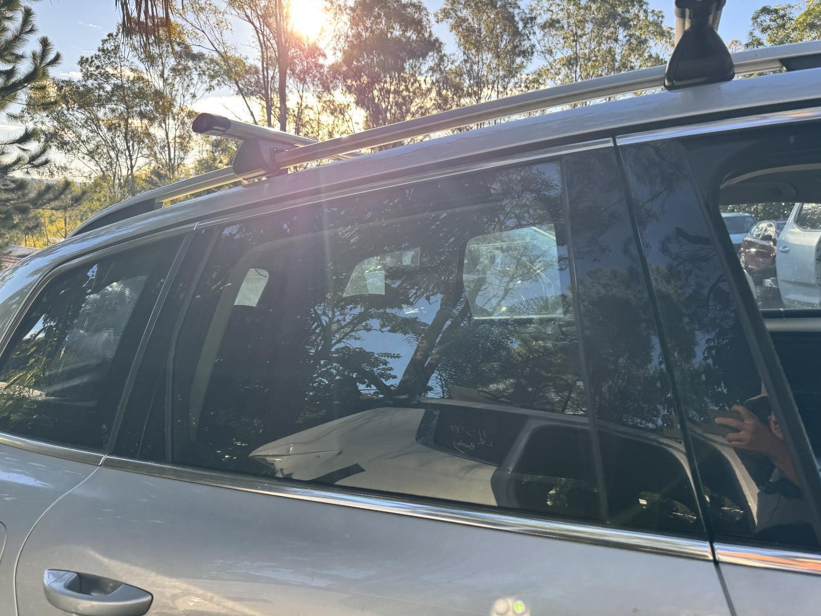 View Auto part Right Rear Door Window VOLKSWAGEN TOUAREG 2011