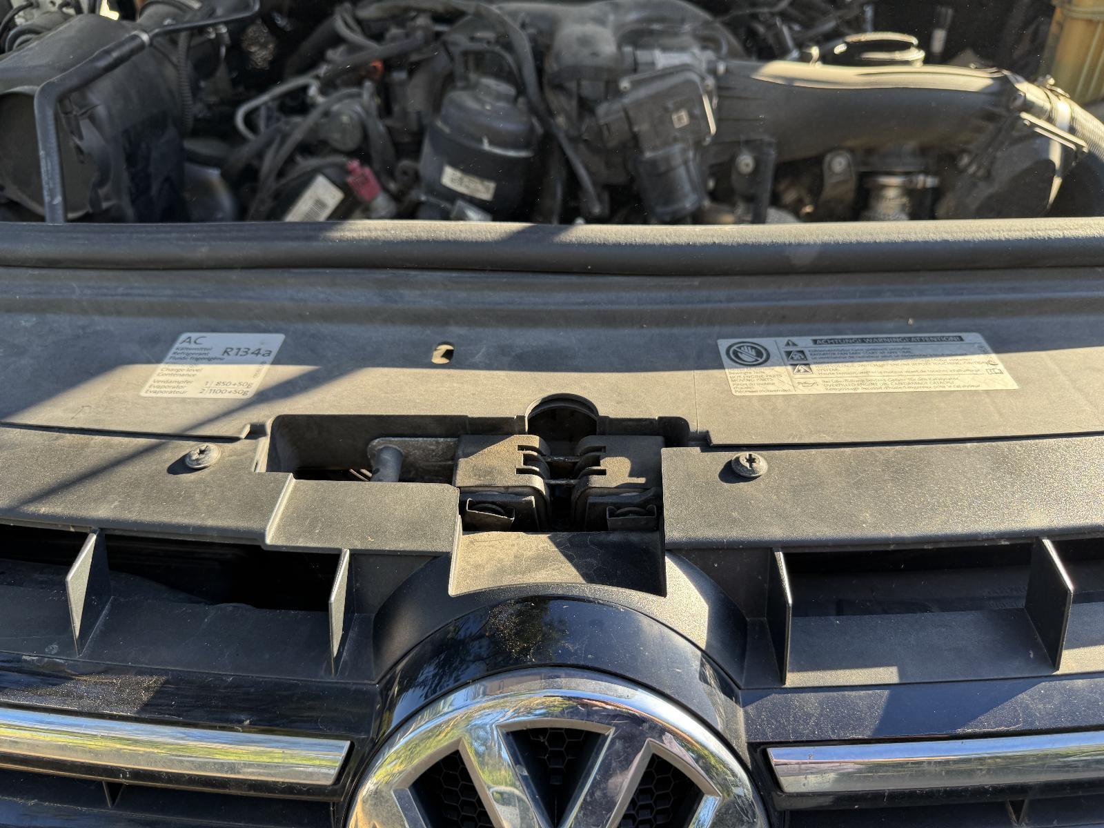 View Auto part Bonnet Lock/Support VOLKSWAGEN TOUAREG 2011
