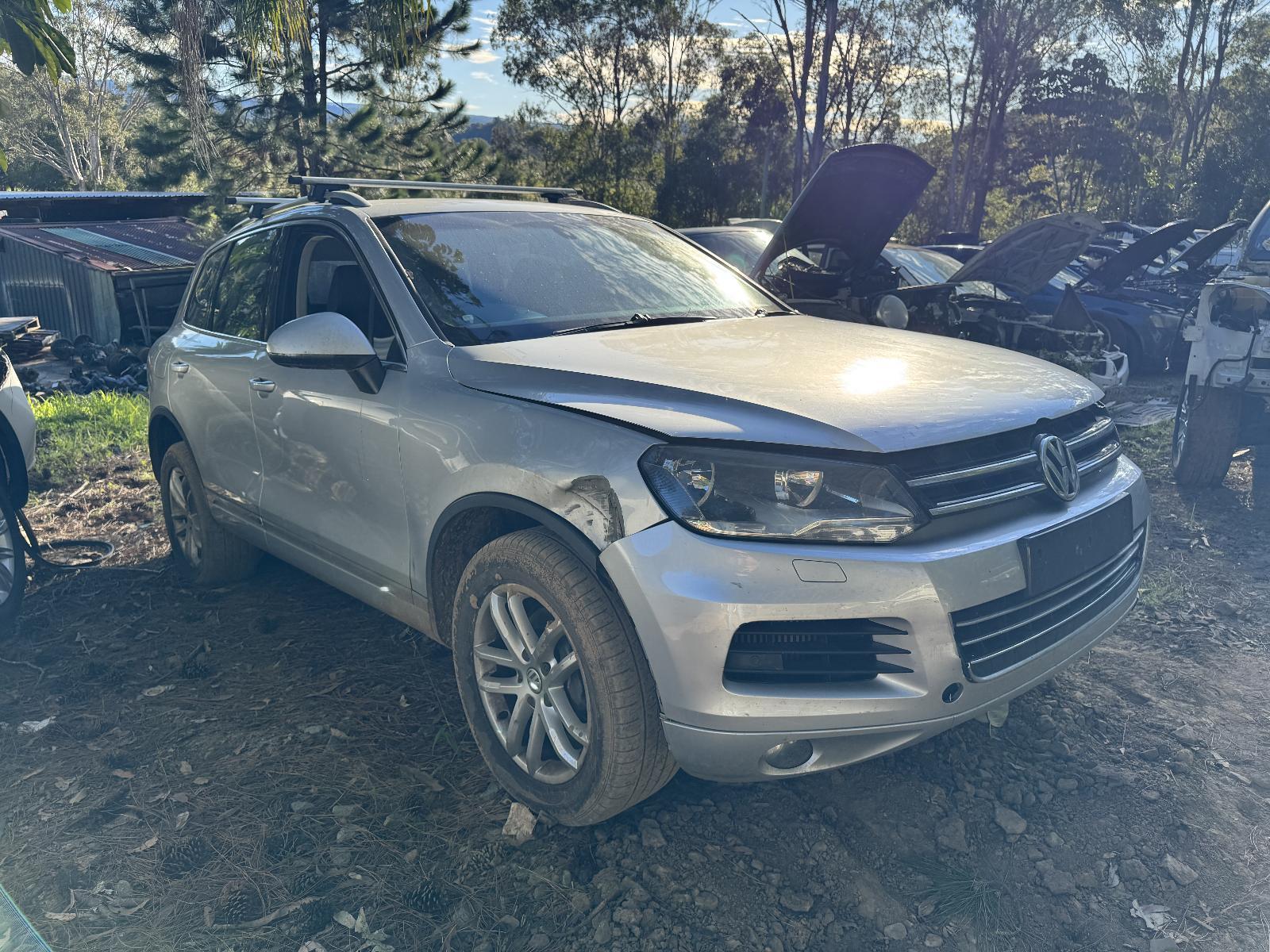 View Auto part Right Guard Liner VOLKSWAGEN TOUAREG 2011