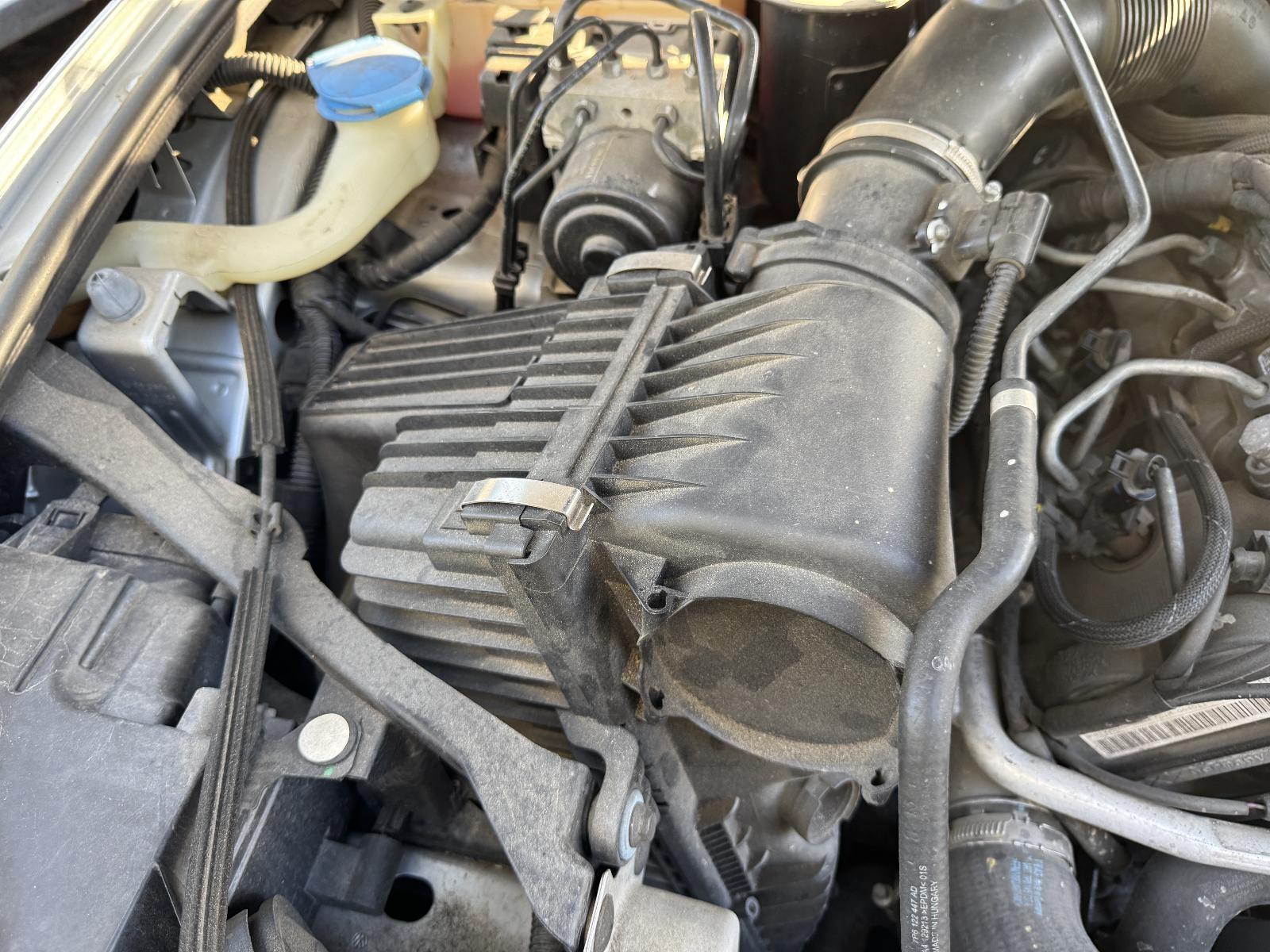 View Auto part Air Cleaner/Box VOLKSWAGEN TOUAREG 2011