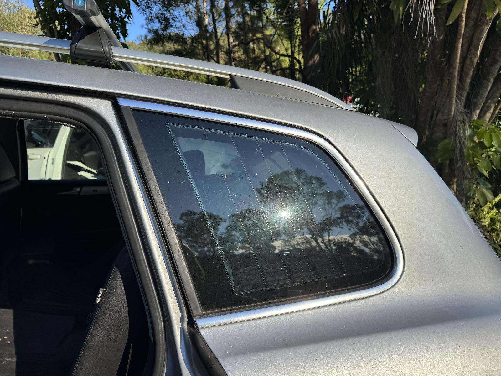 View Auto part Left Rear Side Glass VOLKSWAGEN TOUAREG 2011