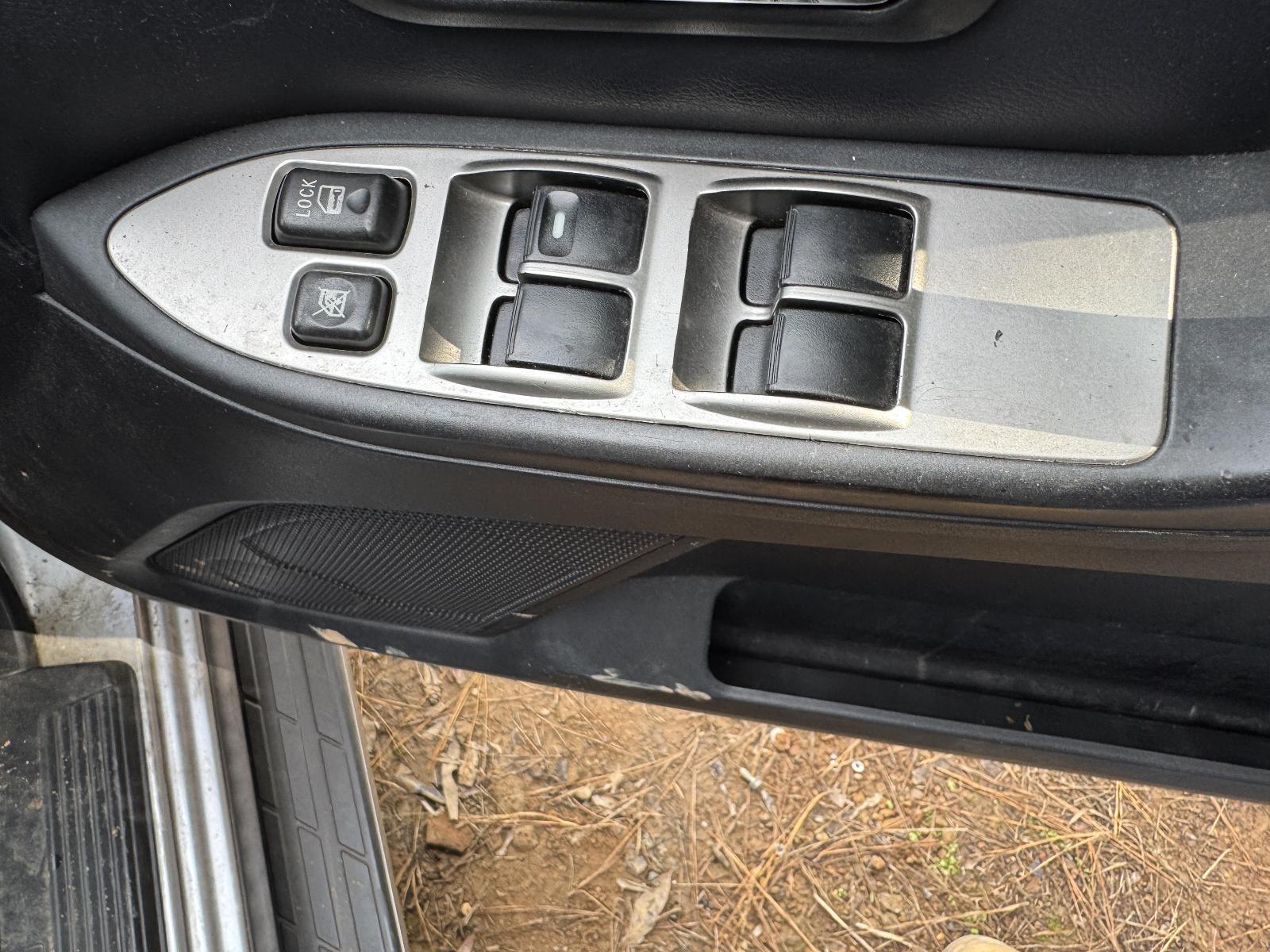 View Auto part Pwr Dr Wind Switch MITSUBISHI PAJERO 2007