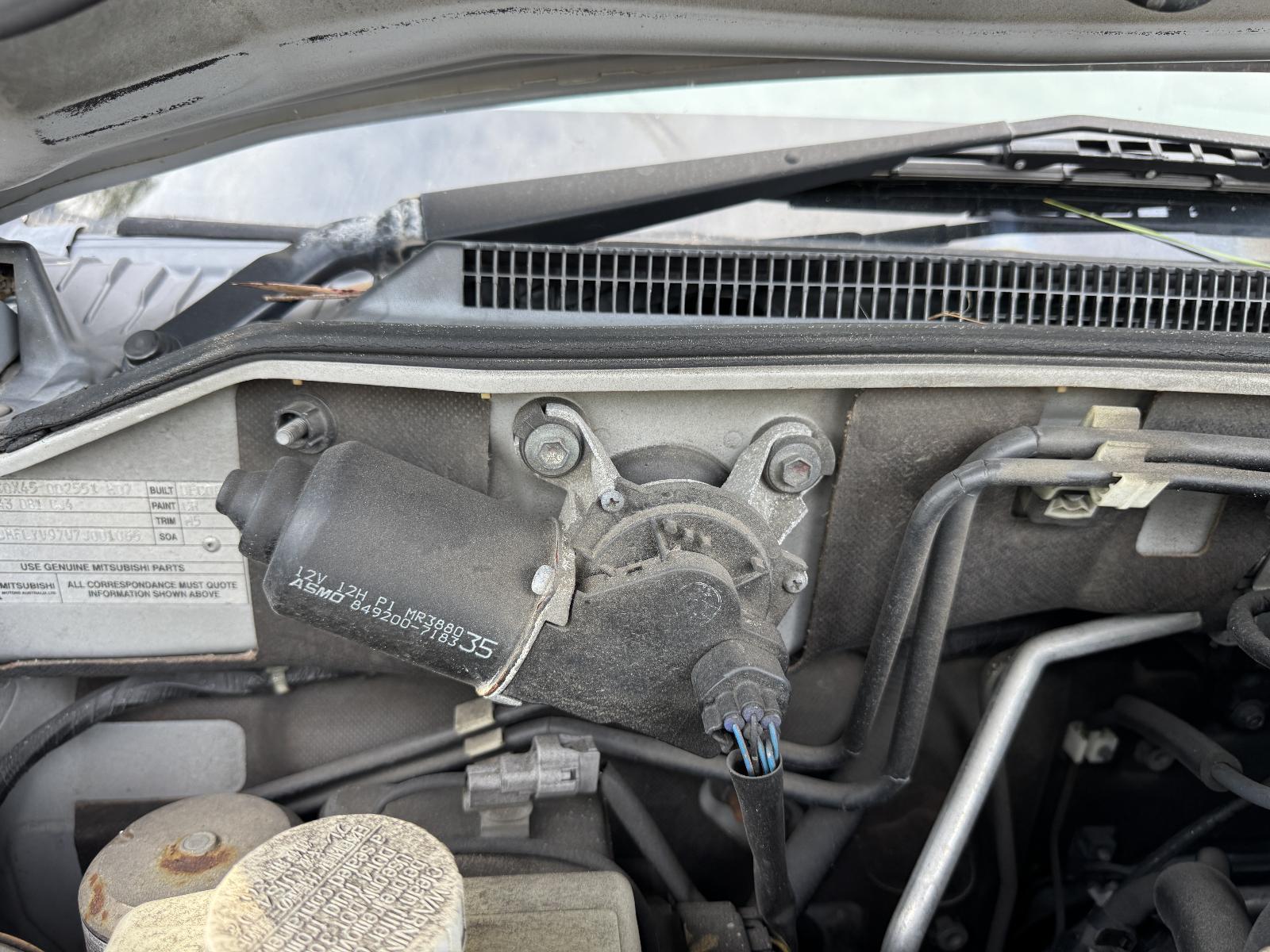 View Auto part Wiper Motor MITSUBISHI PAJERO 2007