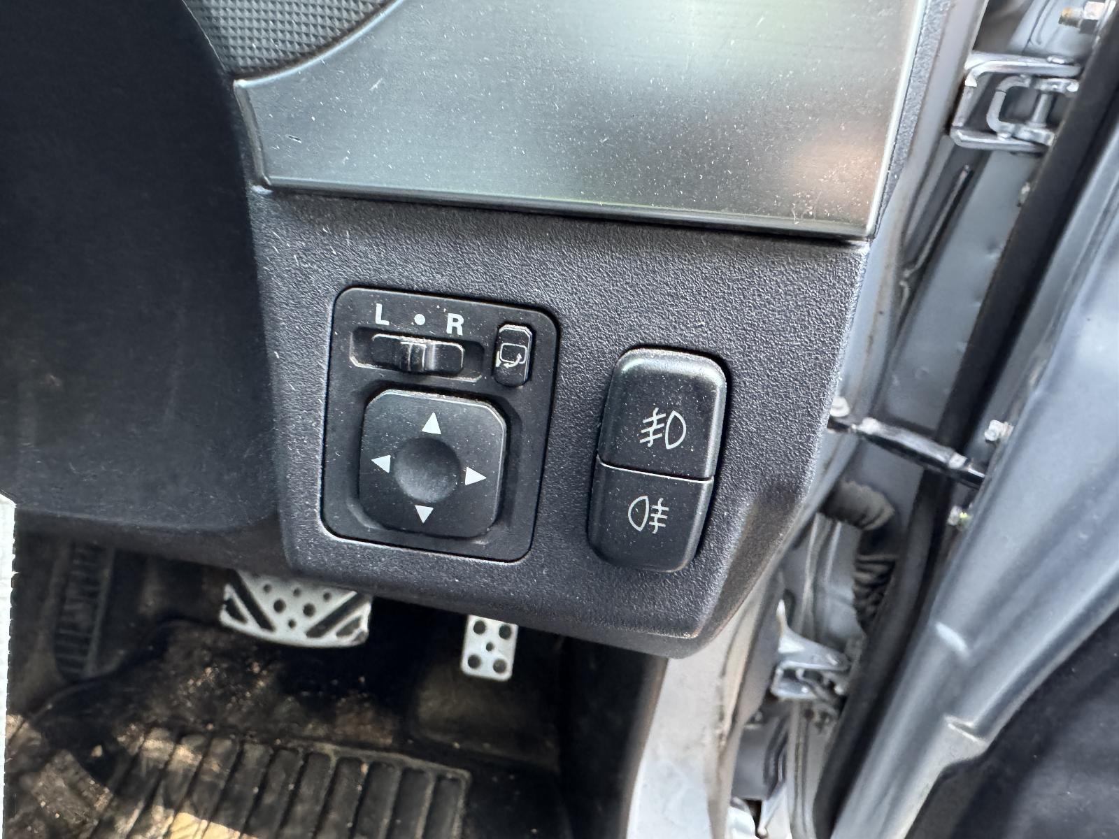 View Auto part Misc Switch/Relay MITSUBISHI PAJERO 2007