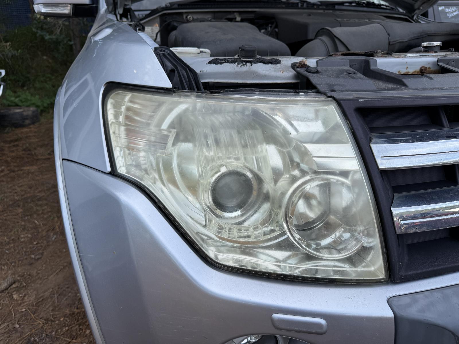 View Auto part Right Headlamp MITSUBISHI PAJERO 2007