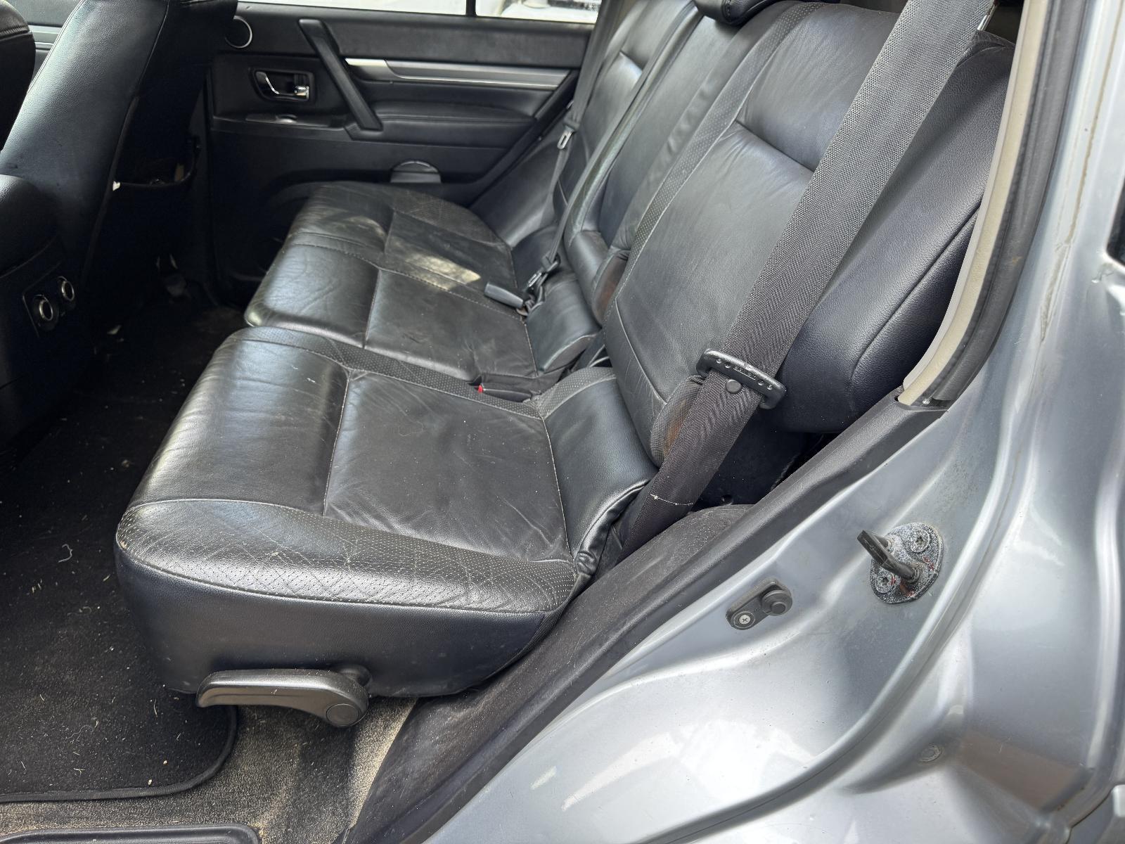 View Auto part 2nd Seat (Rear Seat) MITSUBISHI PAJERO 2007