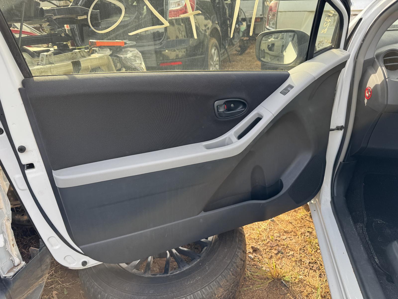View Auto part Left Front Window Reg/Motor TOYOTA YARIS 2006