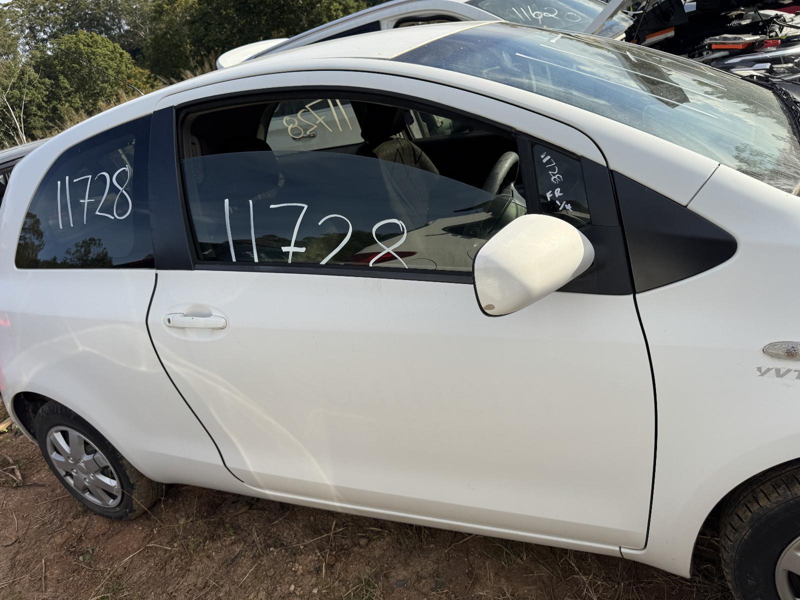 View Auto part Right Front Door TOYOTA YARIS 2006