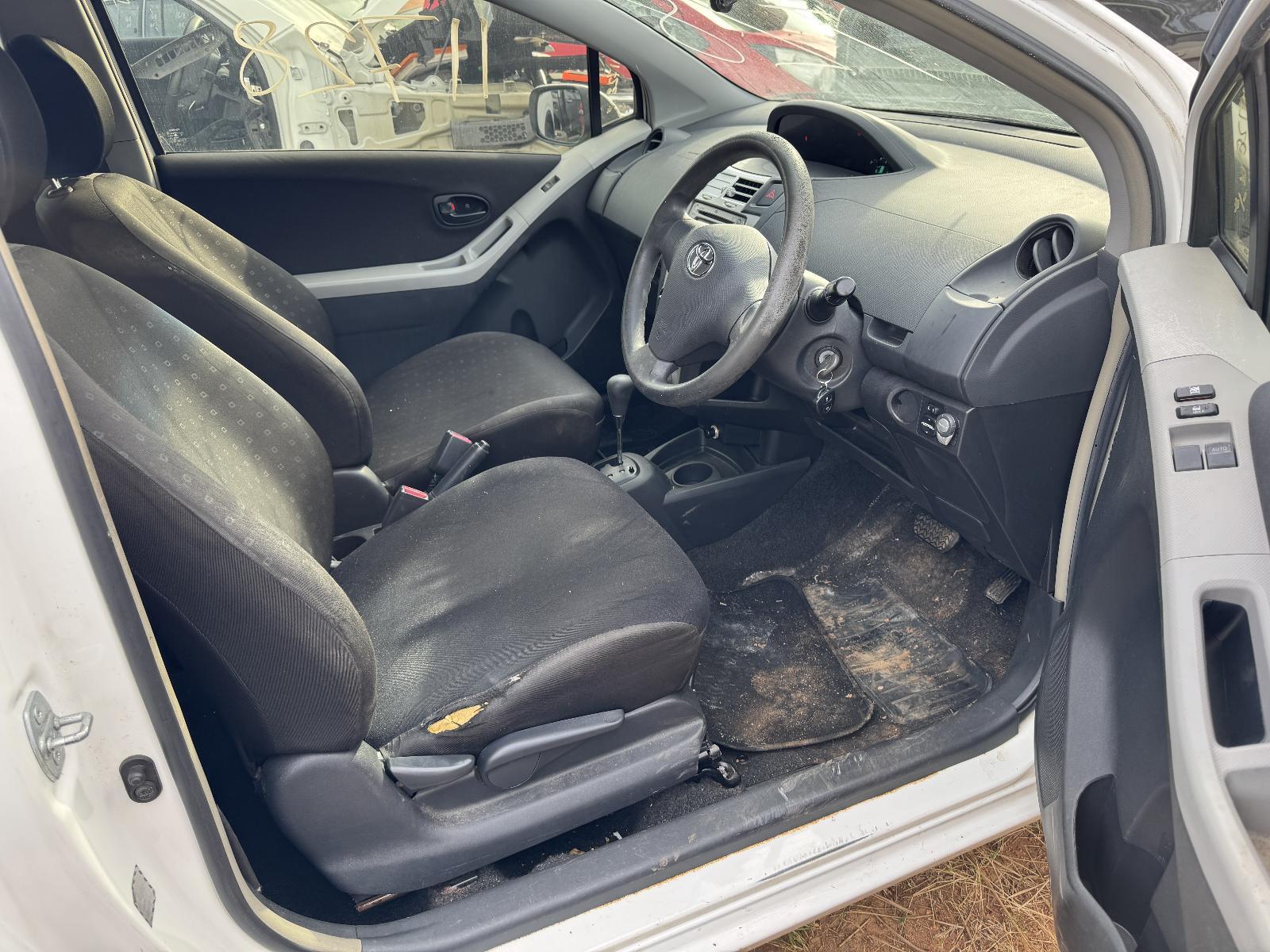 View Auto part Misc Switch/Relay TOYOTA YARIS 2006