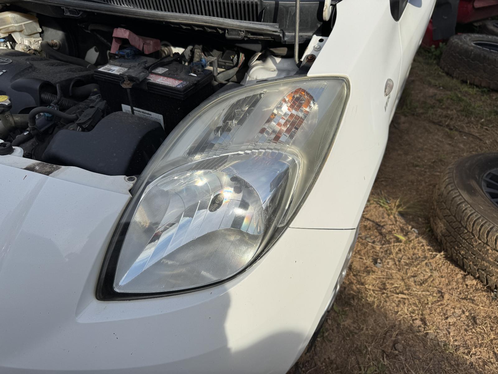 View Auto part Left Headlamp TOYOTA YARIS 2006