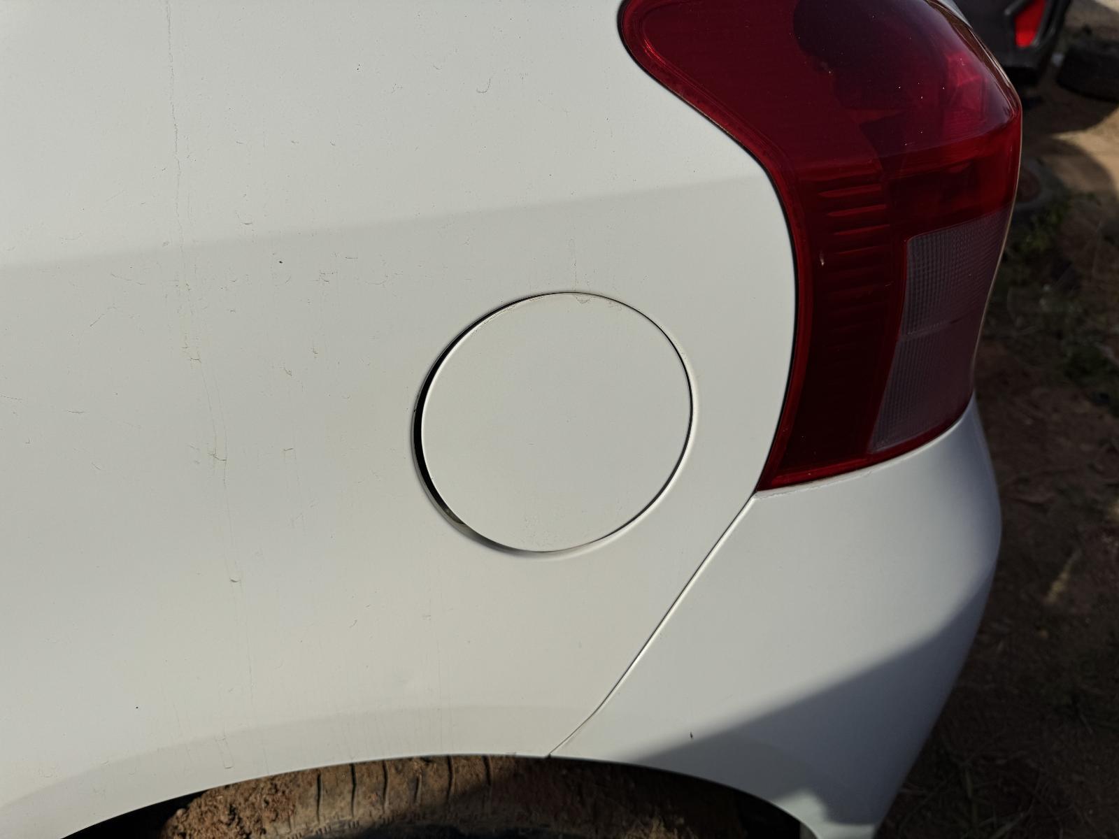 View Auto part Fuel Door / Filler TOYOTA YARIS 2006