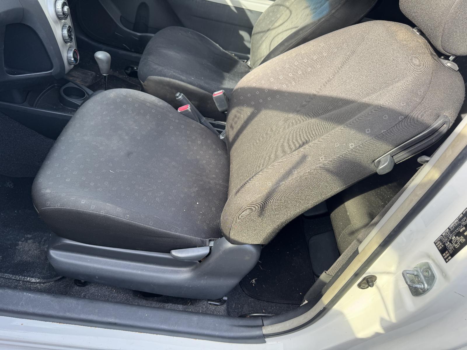View Auto part Front Seat TOYOTA YARIS 2006