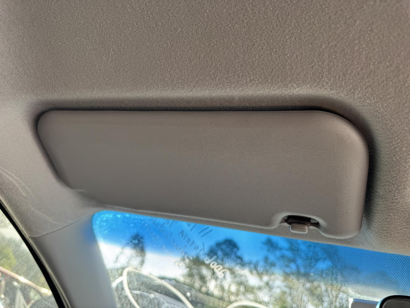 View Auto part Sunvisor TOYOTA YARIS 2006
