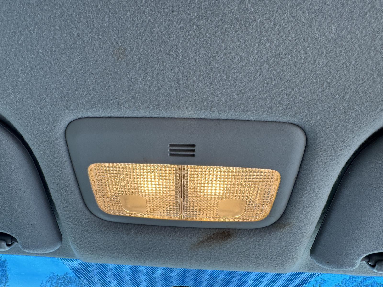 View Auto part Courtesy Light TOYOTA YARIS 2006