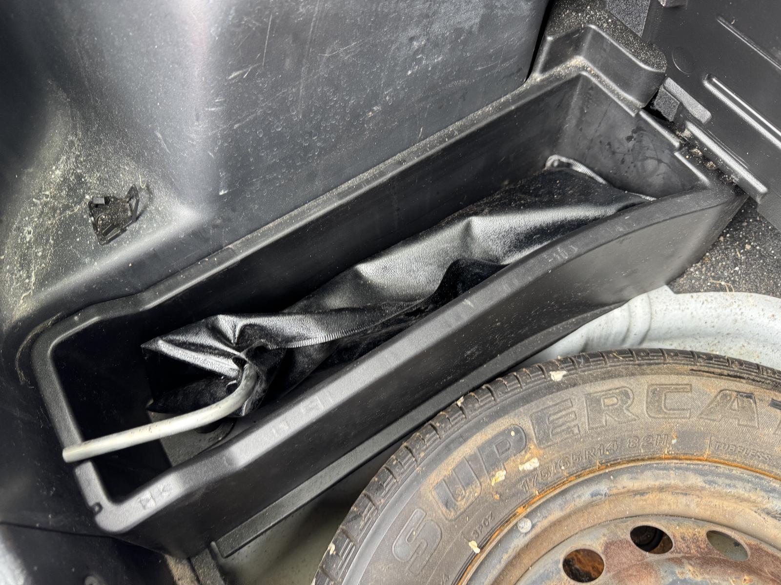 View Auto part Jack/Tool Kit TOYOTA YARIS 2006