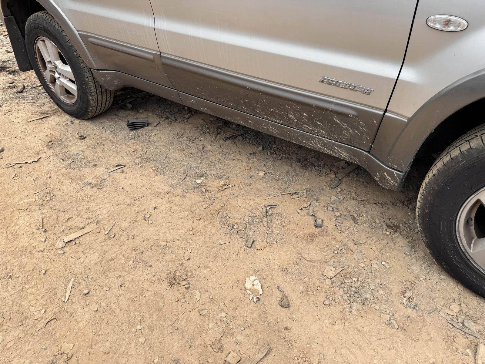 View Auto part Side Step/Skirt FORD ESCAPE 2007