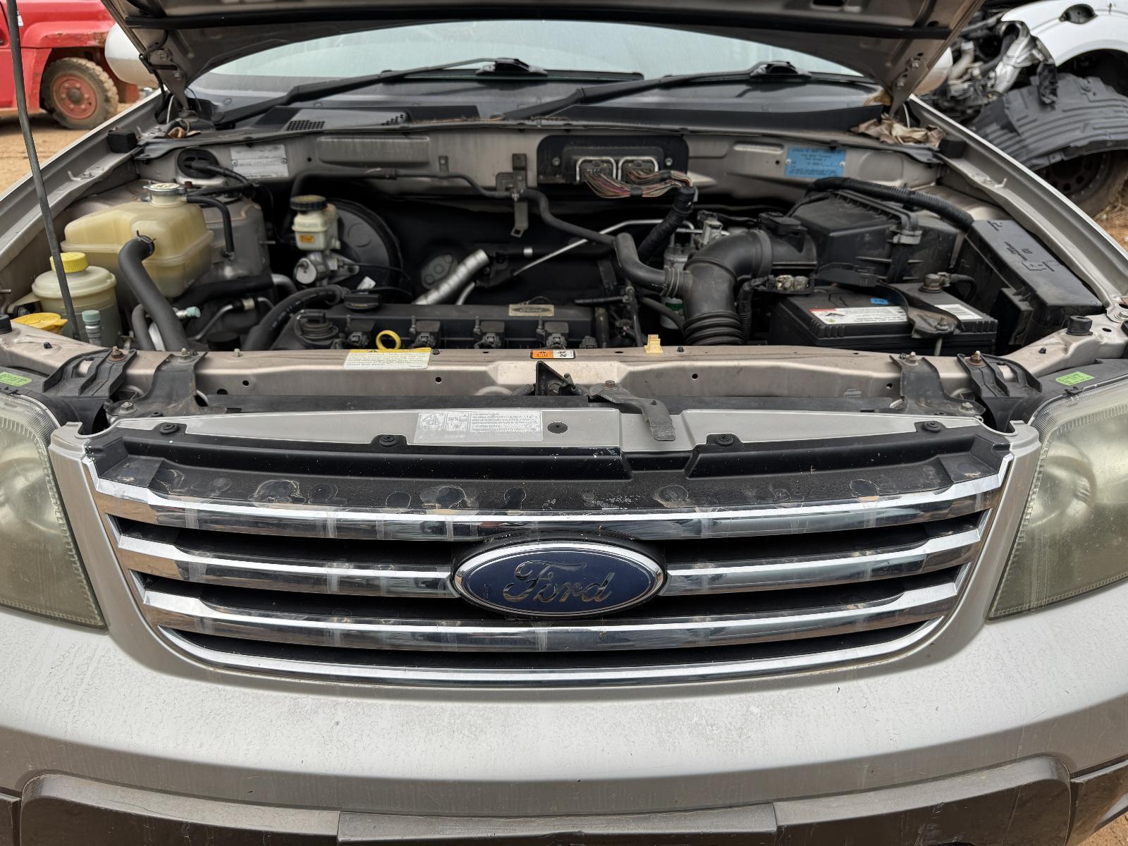 View Auto part Grille FORD ESCAPE 2007