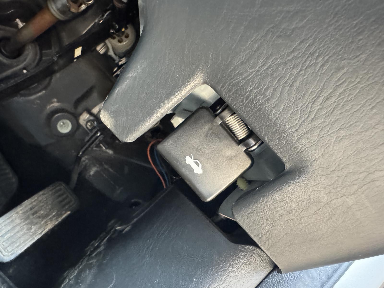 View Auto part Bonnet Release FORD ESCAPE 2007