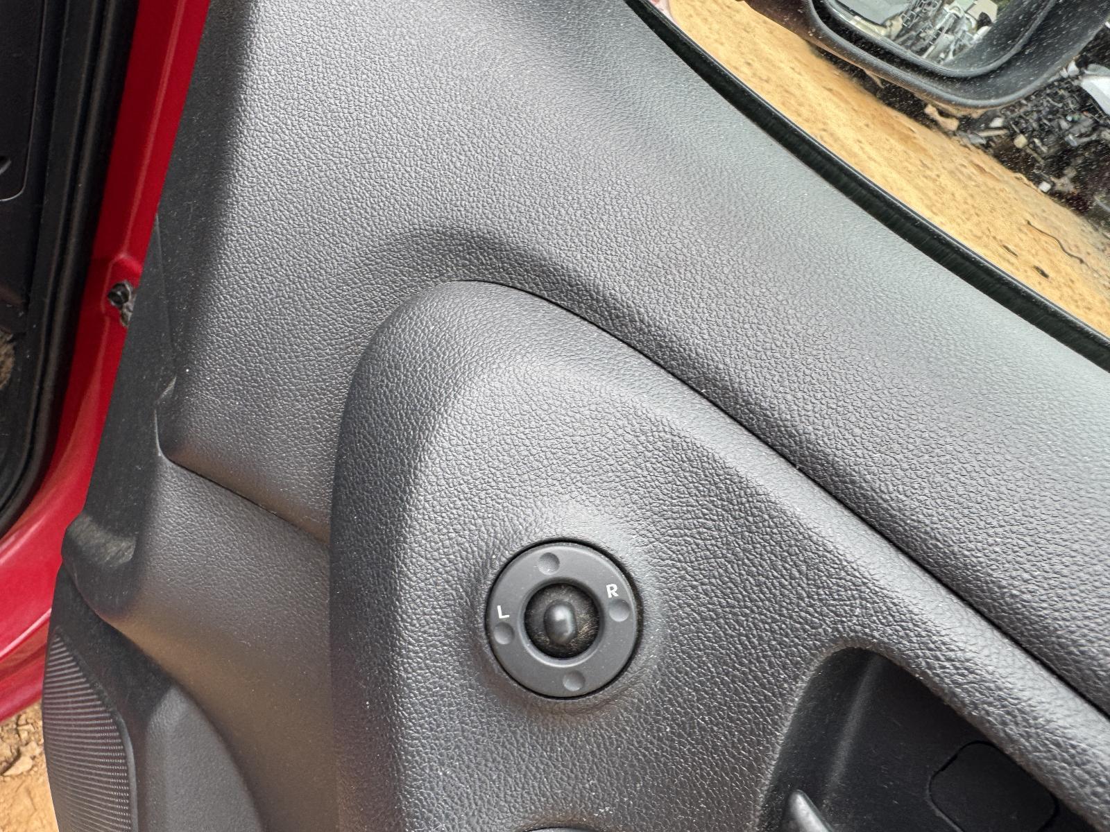 View Auto part Misc Switch/Relay KIA CERATO 2013