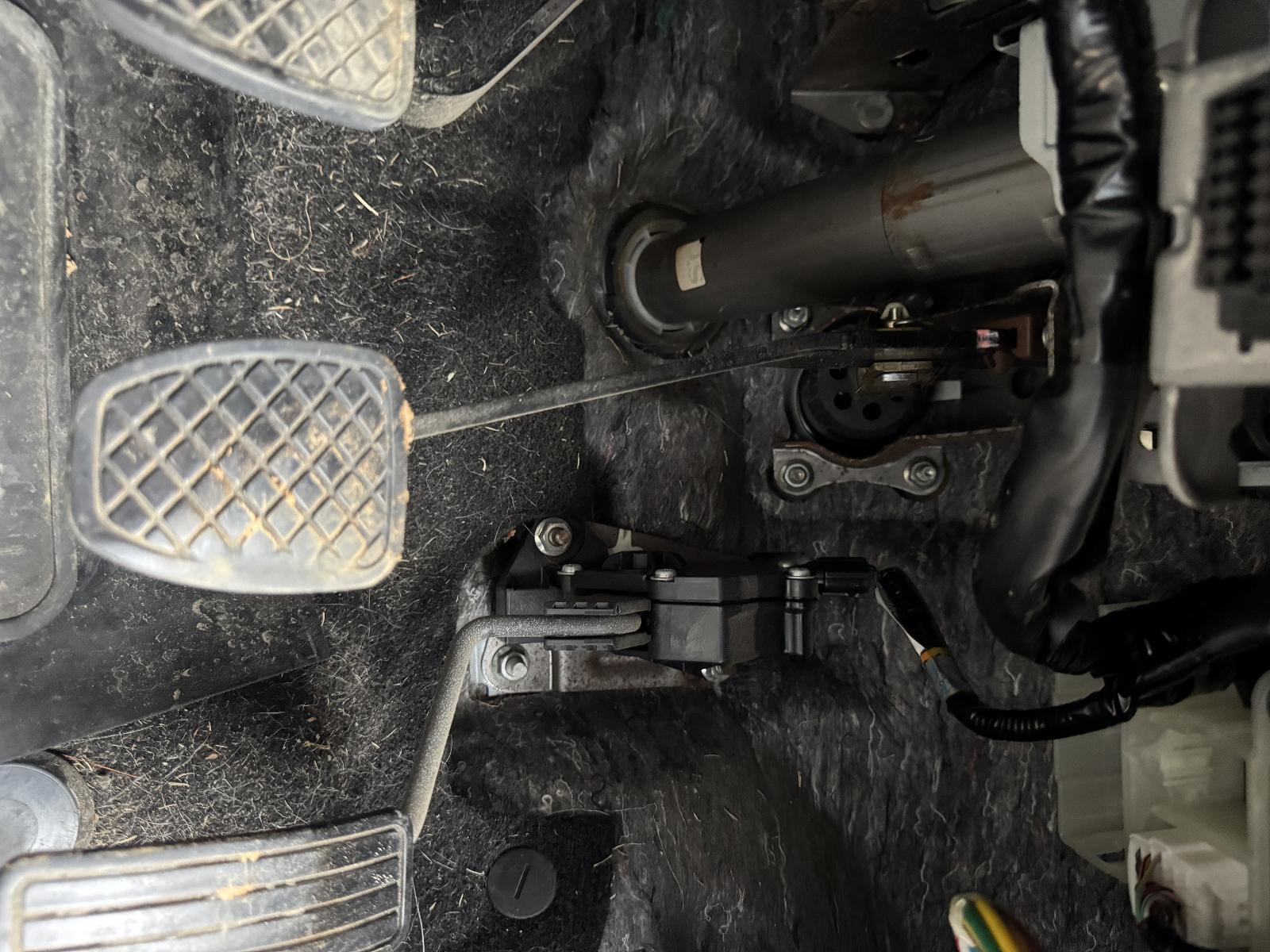 View Auto part Pedal Assembly SUBARU FORESTER 2009