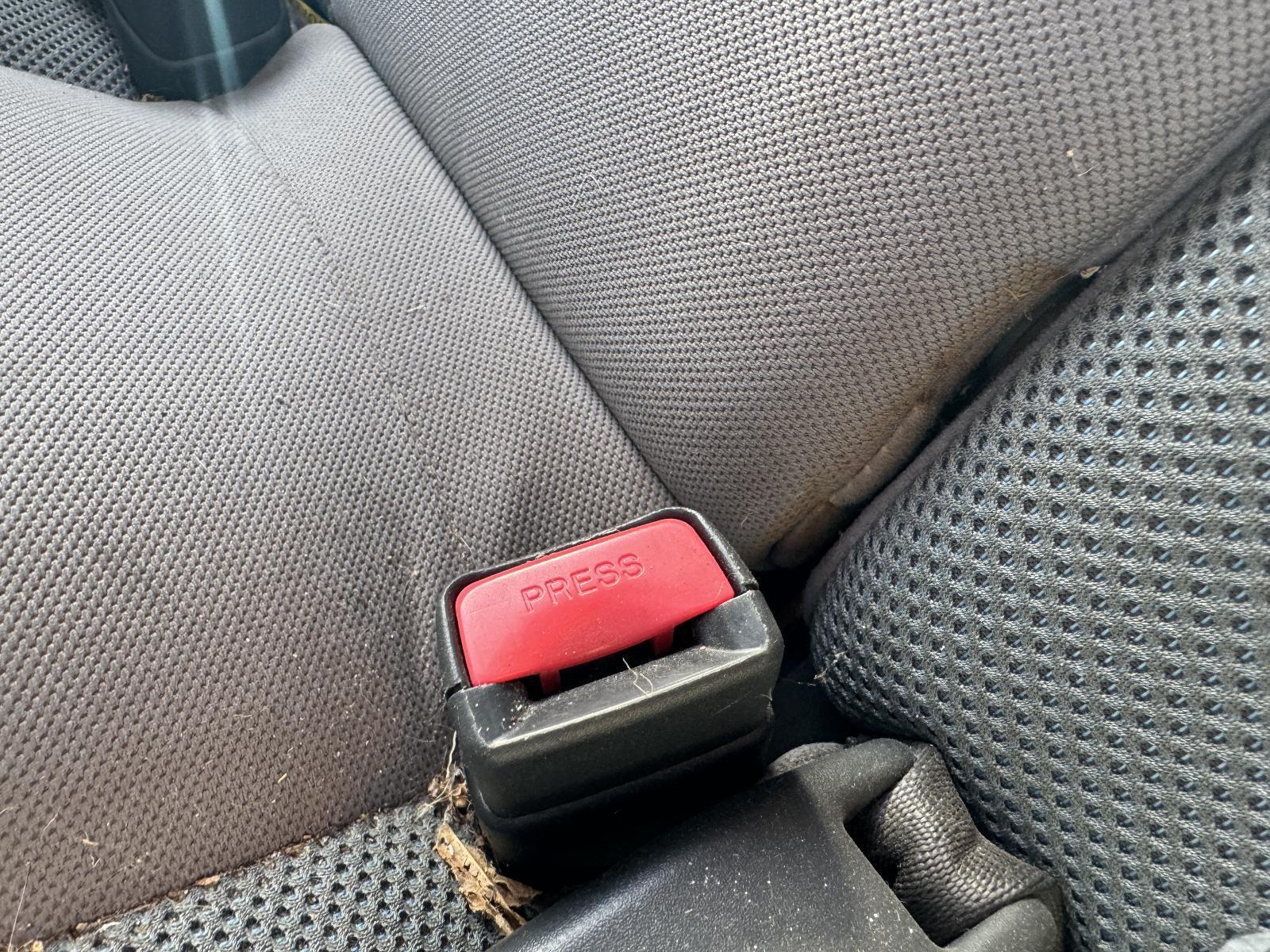 View Auto part Seatbelt/Stalk SUBARU FORESTER 2004