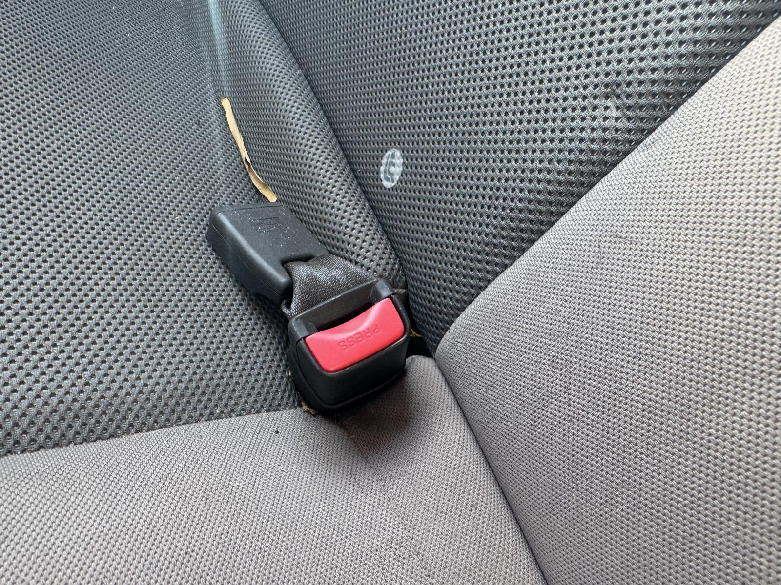 View Auto part Seatbelt/Stalk SUBARU FORESTER 2004