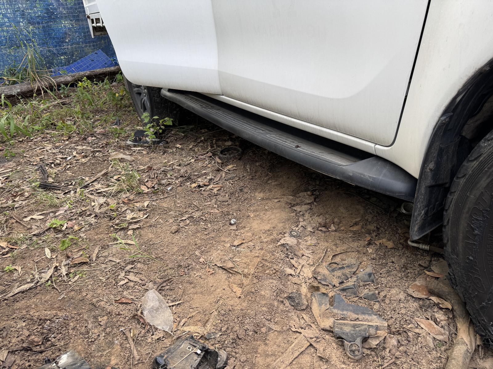 View Auto part Side Step/Skirt TOYOTA HILUX 2019