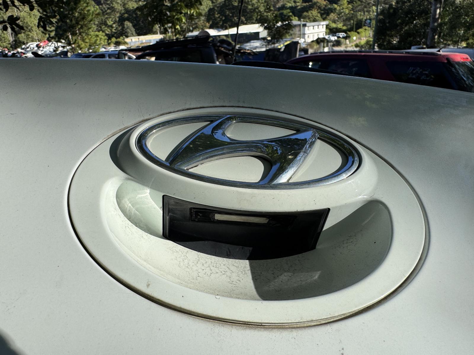 View Auto part Tailgate Handle HYUNDAI ACCENT 2014