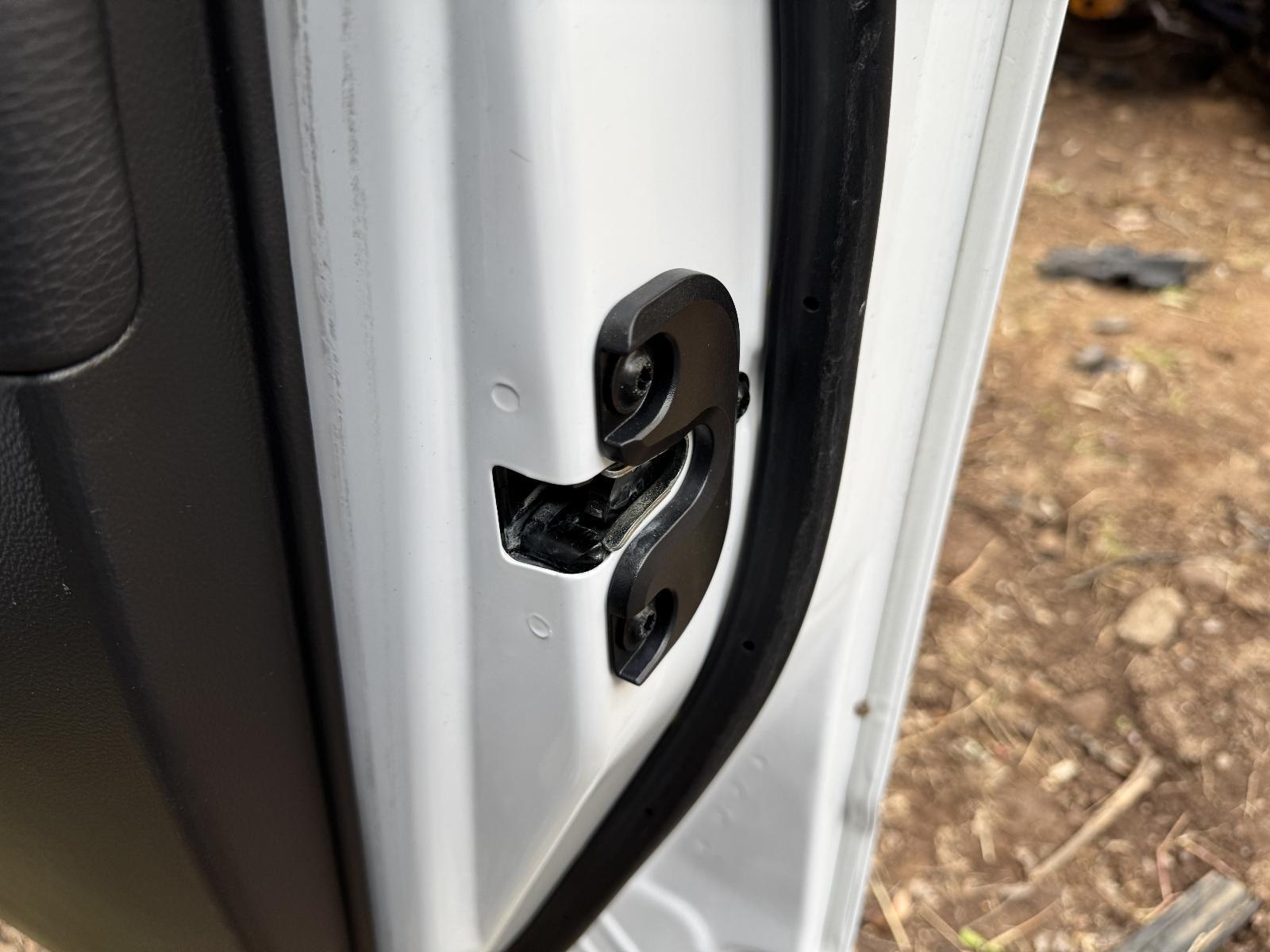 View Auto part Door/Boot/Gate Lock HOLDEN CAPTIVA 2013