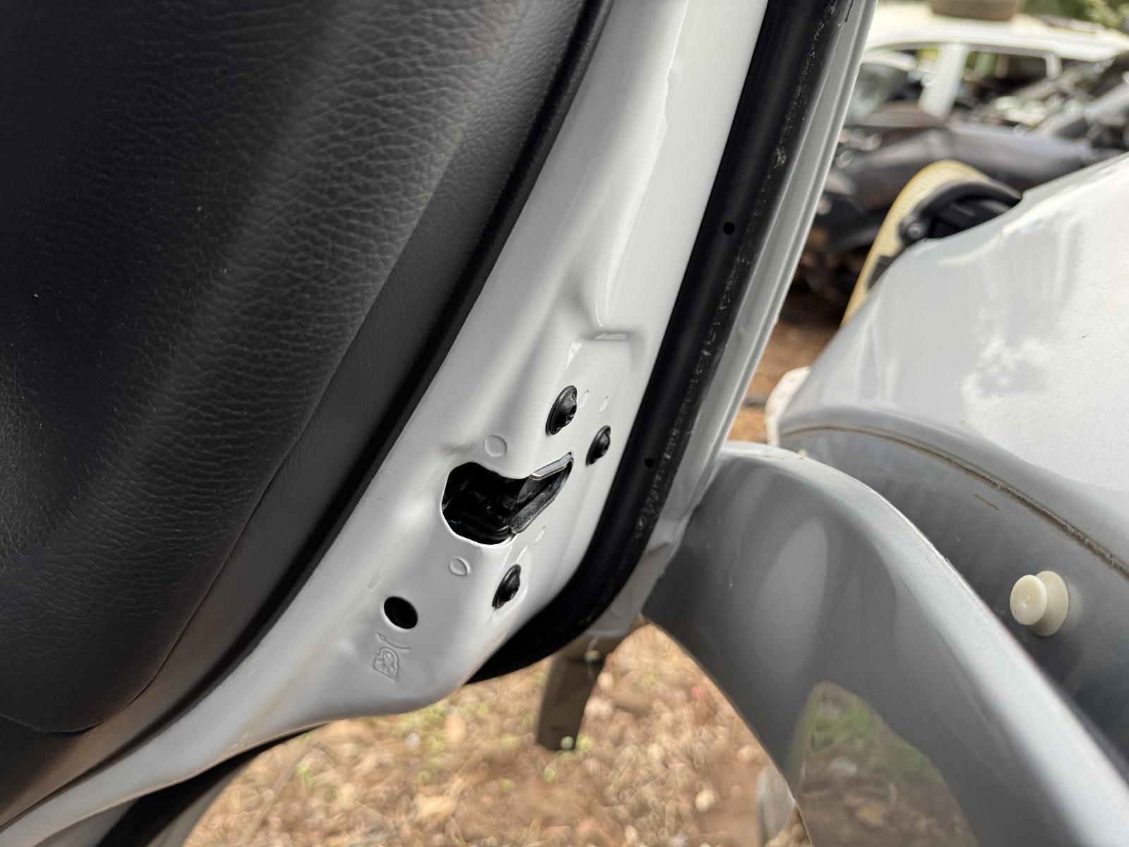 View Auto part Door/Boot/Gate Lock HOLDEN CAPTIVA 2013