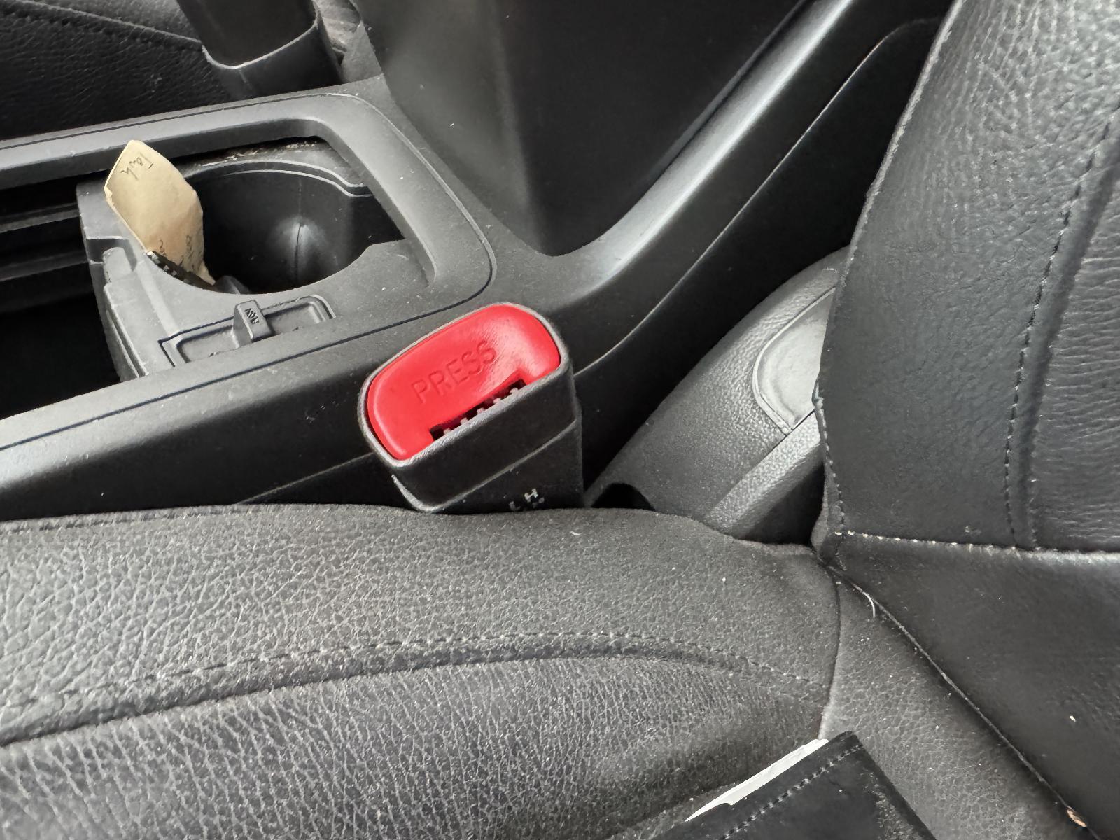 View Auto part Seatbelt/Stalk HOLDEN CAPTIVA 2013