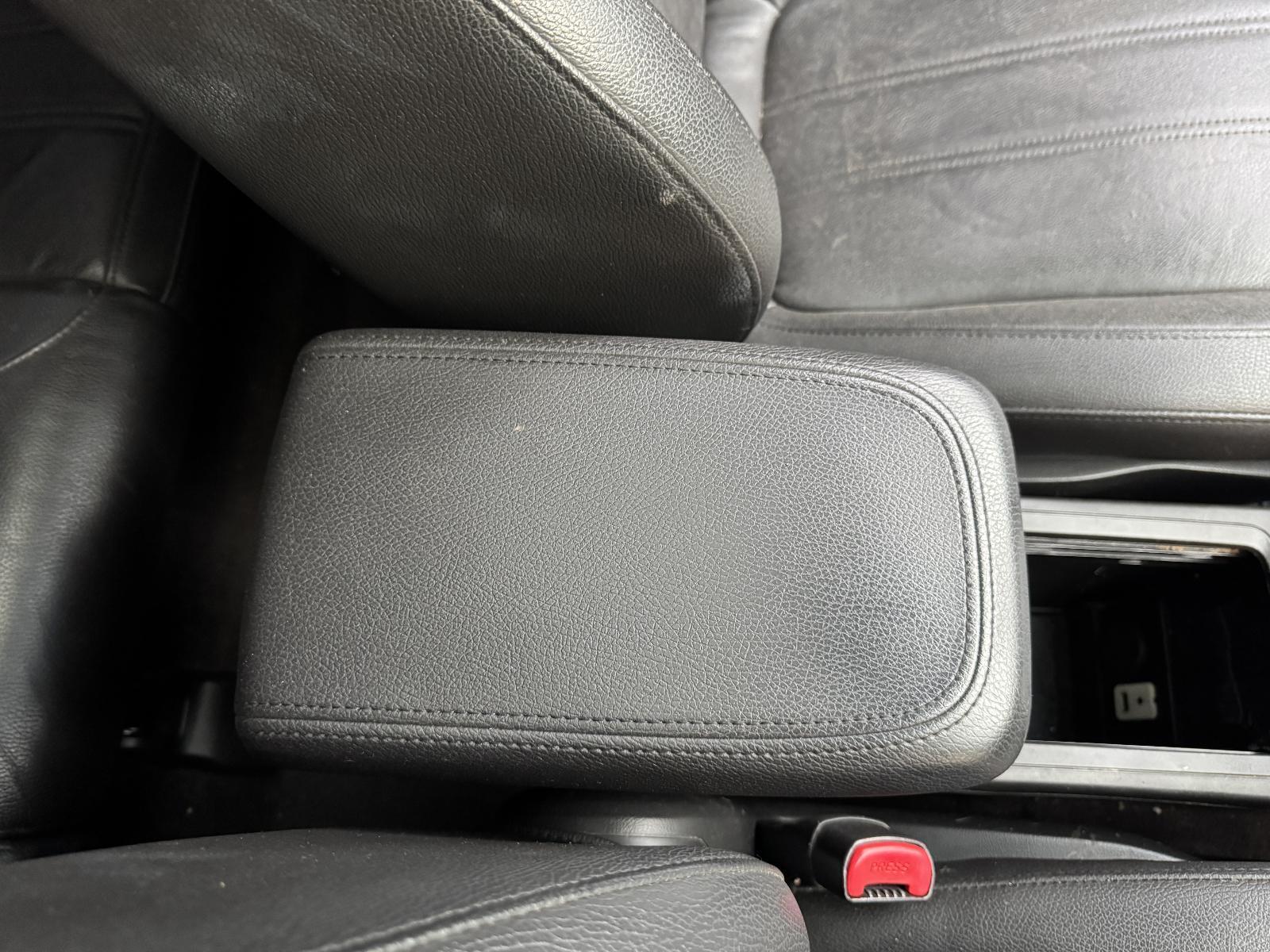 View Auto part Console HOLDEN CAPTIVA 2013
