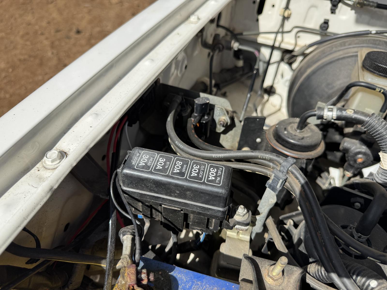 View Auto part Fuse Box FORD COURIER 1997