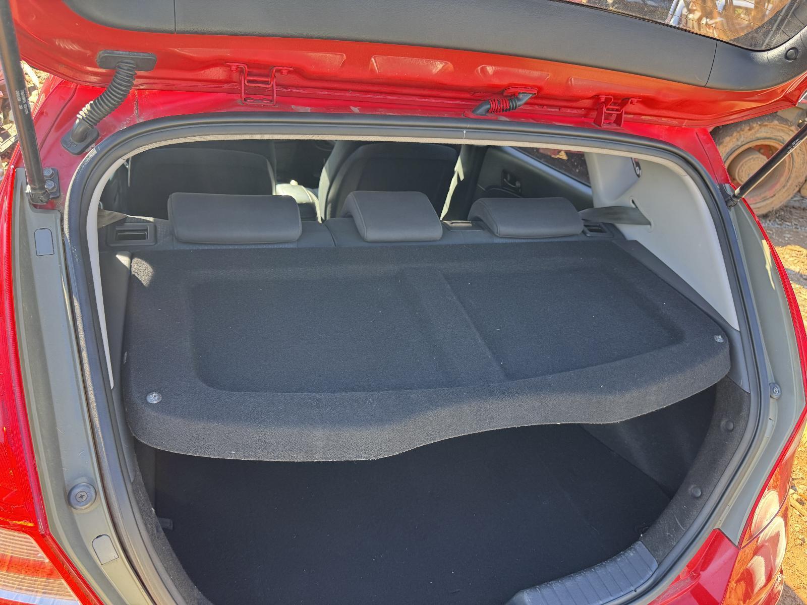 View Auto part PARCEL_SHELF_CARGO_BLIND HYUNDAI I30 2009