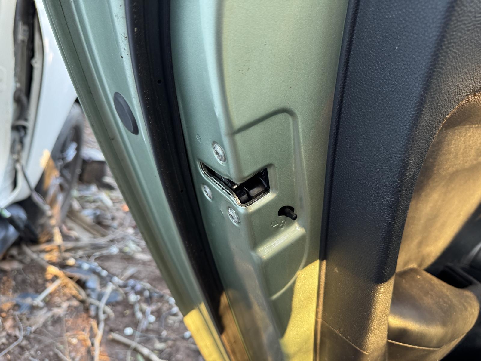View Auto part Door/Boot/Gate Lock HYUNDAI IX35 2010