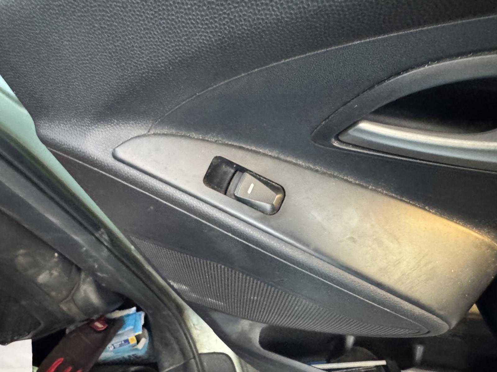 View Auto part Pwr Dr Wind Switch HYUNDAI IX35 2010
